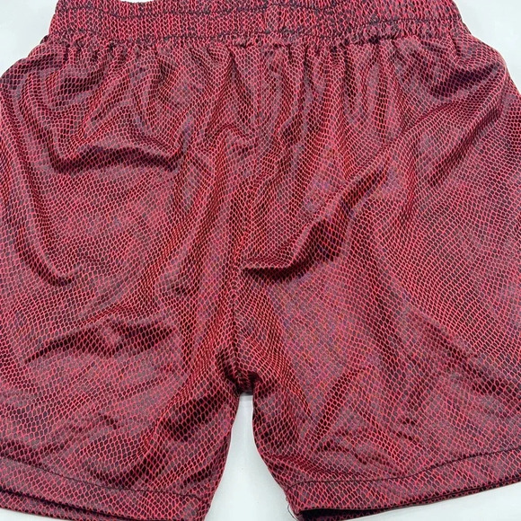 Men’s shorts size Small Activewear Gym Training Red Snake Skin - Picture 8 of 8